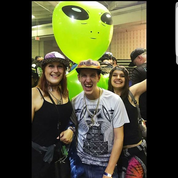 Meet your Posher, Annie - Picture 1 of 1